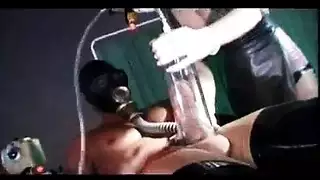 رسم هواية جنسية صريحة: القيود الشديدة والعقاب