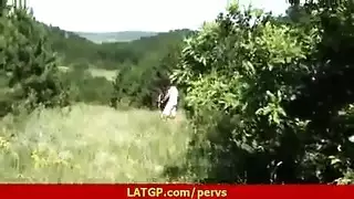 ممثلة عراقية تبتلع السائل المنوي
