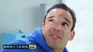 فرج زوجة الأب الشهوي يطلب جنسًا إباحيًا قاسيًا