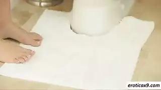 العم يواسي زوجه اخوه