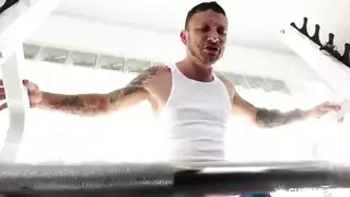 زوجة شقراء تُنك بقوة من المدرب منظور ديواني