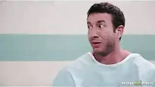 أفلام جنسية طبية مثيرة: ممرضات تُمارس معها الجنس في الحمام