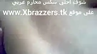 شاب يسيطر على امرأة أكبر سناً في مشهد صريح