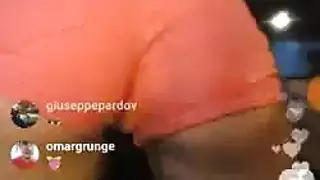 ثنائي غير مدرك يمارسان جنسًا عنيفًا في شريط مسجل سرًا