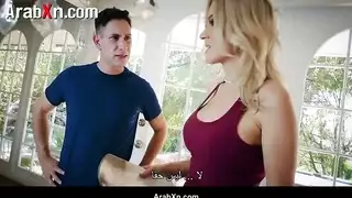 يستغل الفرصه ويره زوجت ابوه نائمه على البركه