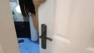 بنت عربيه تمص الزب ويقذف في فمها