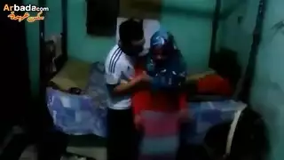 ست حطه زب راجل بين صدرها