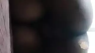 محاربون بين الأعراق يحصلون على مشهد ختامي مع كس مشعر وديلدو مزدوج