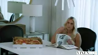 تاخد جارها معاها البيت وينيكها