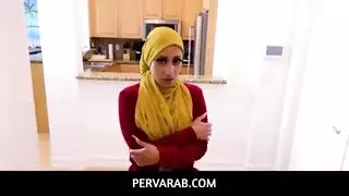 مشهد إكس إكس إكس: مراهقة عربية ممتلئة تأخذ قضيبًا قويًا