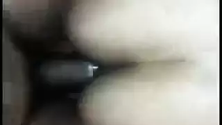 حركة تعددية اختراق مكثفة: سعودية مسيطَر عليها من فحل أسمر عضلي