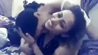 حارسات مصريات في سكس سحاق صريح وإغواء