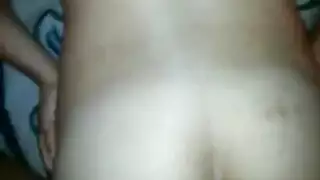 إباحية منزلية: ممارسة الجنس الفموي مع زوجتي ذات الصدر الكبير في غرفة النوم